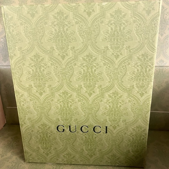 Gucci GG Marmont Matelassé Leather CrossBody Camera Bag Camelia Nude Beige NWOT - Picture 16 of 16